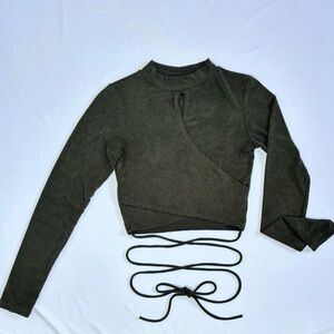 Women’s Green Long Sleeve Tie Up Crop Top. Size S